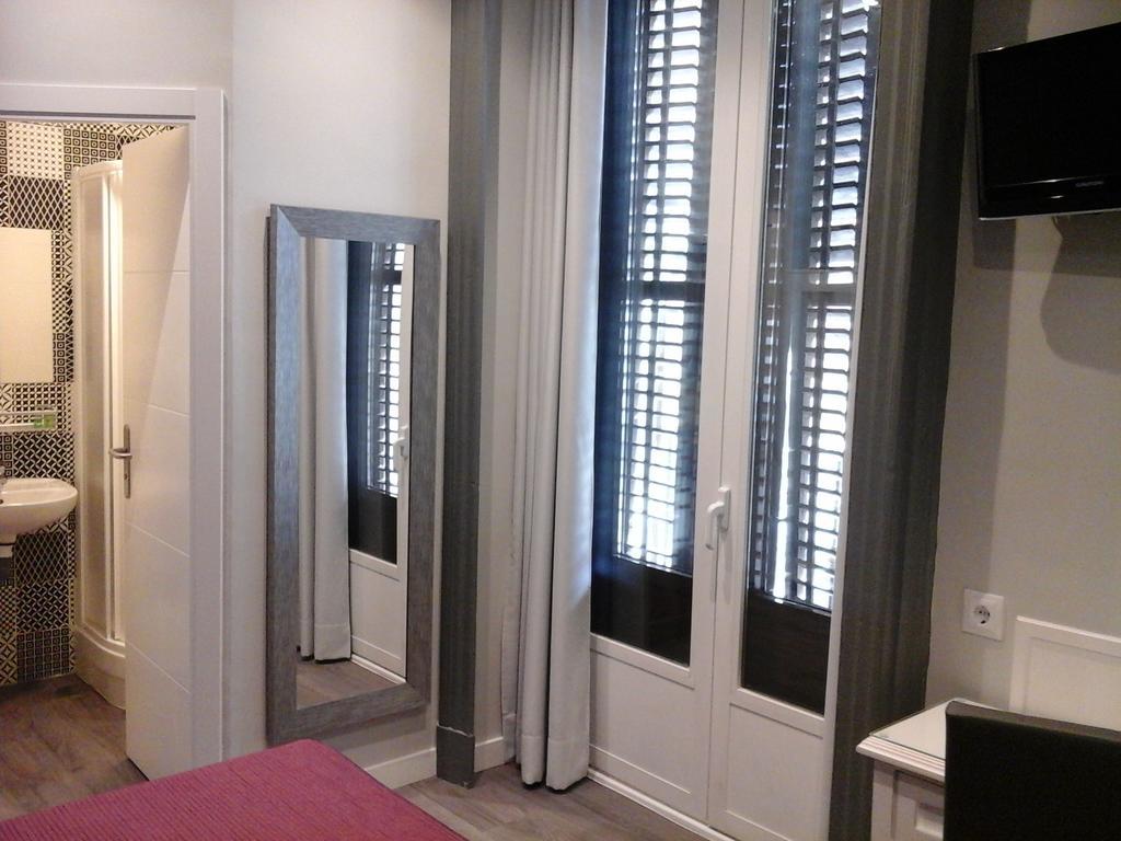Hostal Don Alfonso Мадрид Экстерьер фото